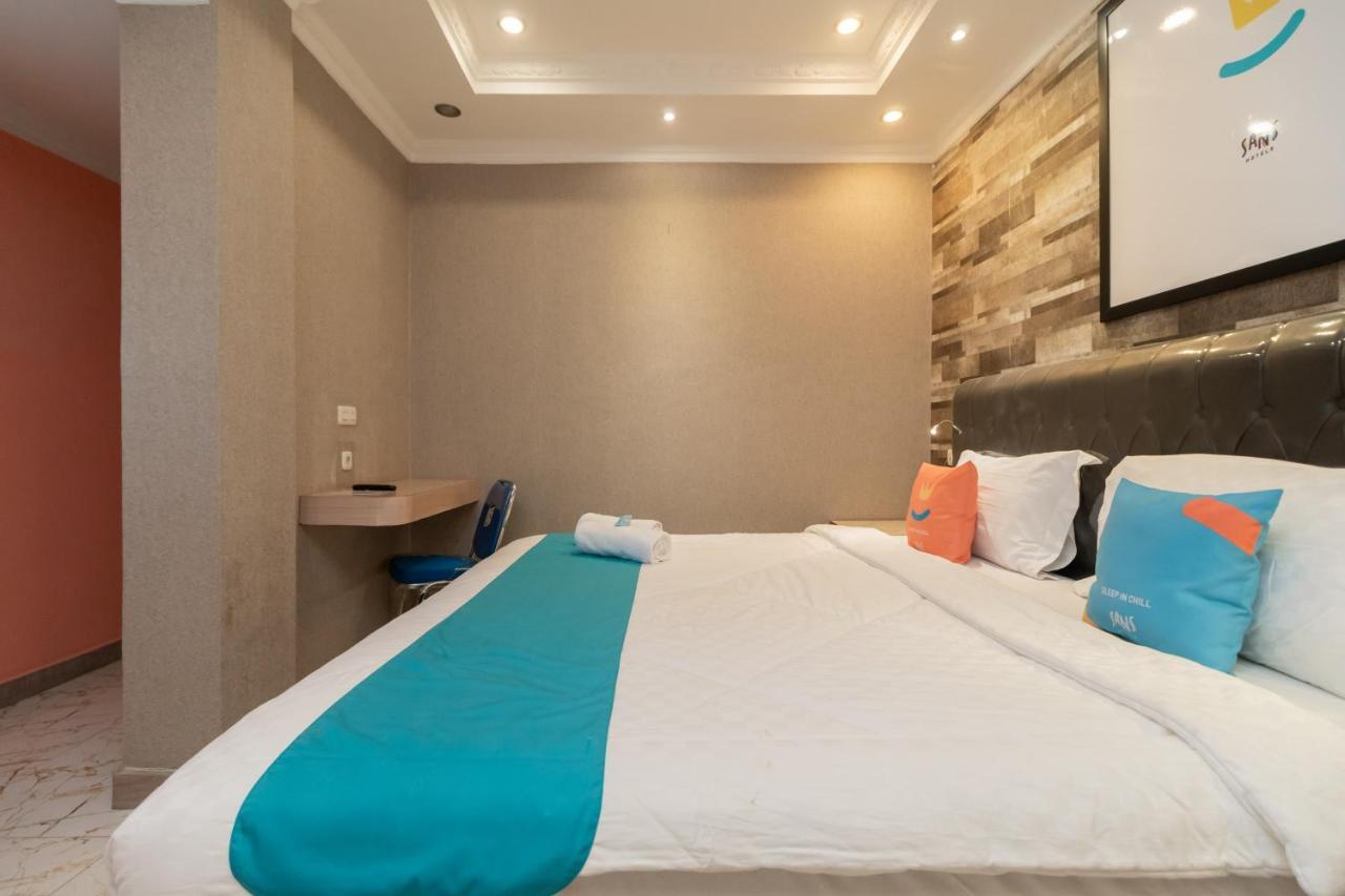 Sans Hotel Beauty Palembang Exterior photo