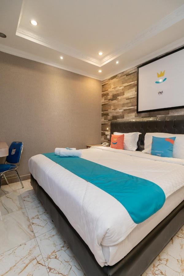 Sans Hotel Beauty Palembang Exterior photo