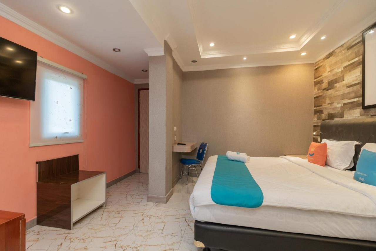 Sans Hotel Beauty Palembang Exterior photo